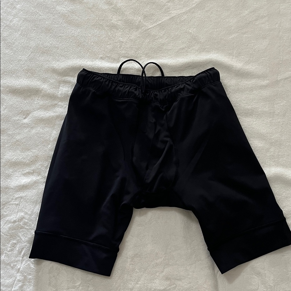 lululemon athletica Men's Black Athletic Shorts - Picture 7 of 7